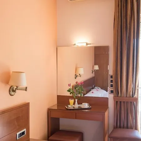 Hotel Irini Spa 3*